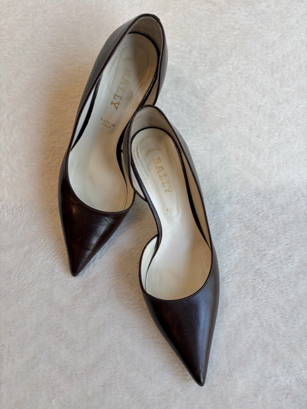 Bally Brown Leather Pointed Toe Kitten Heel Pumps Women's Size 8 / 38.5 EU